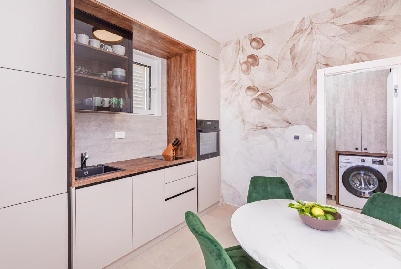4 Star Apartma